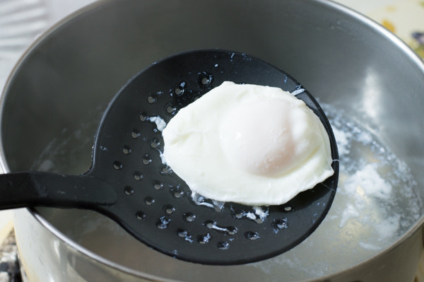 Korean Style Eggs Benedict Recipe - Oh Yasmin Eats